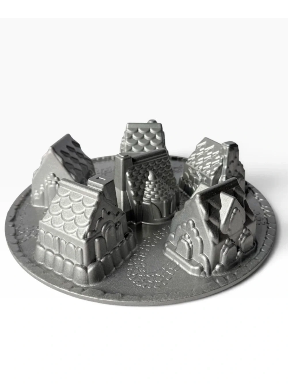 Nordic Ware Cozy Village Christmas Winter Cottages Baking Pan Cast Aluminum